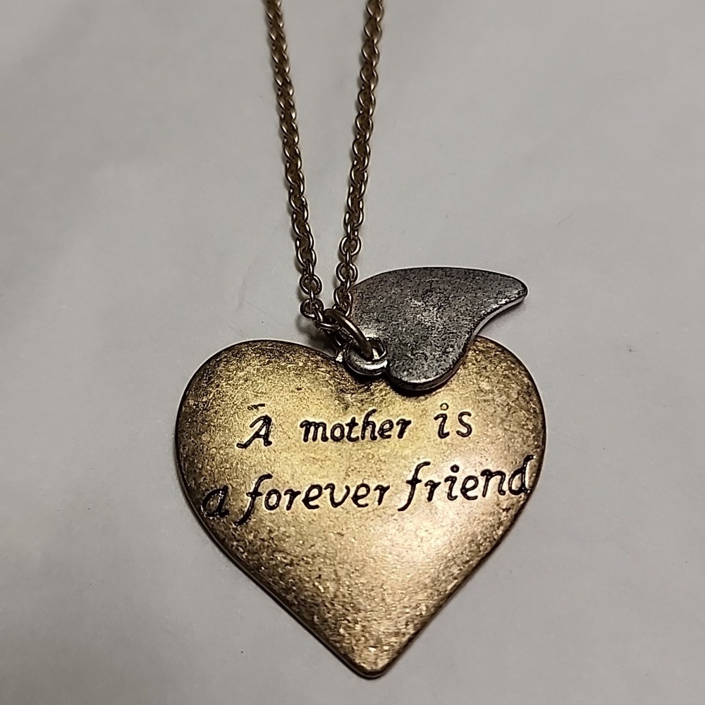 Mother Is a Forever Friend FASHION NECKLACE PREVIOUSLY LOVED